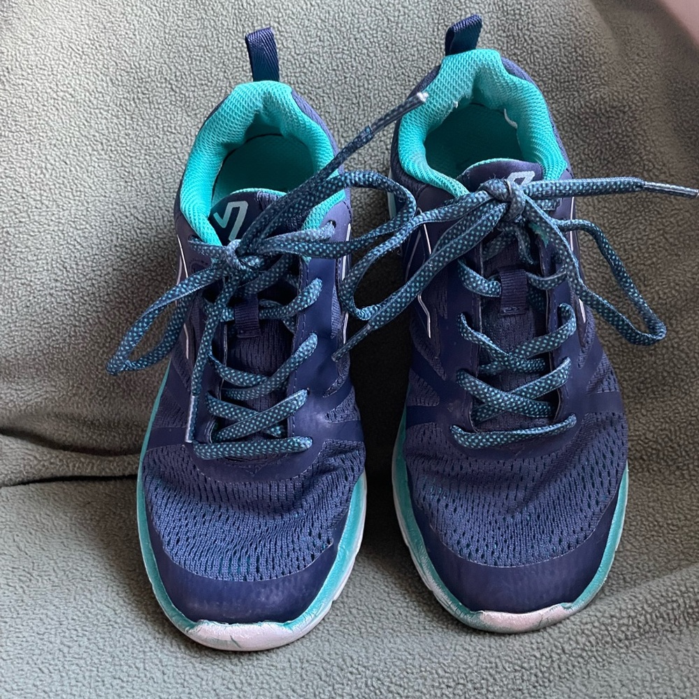 Vionic sneakers